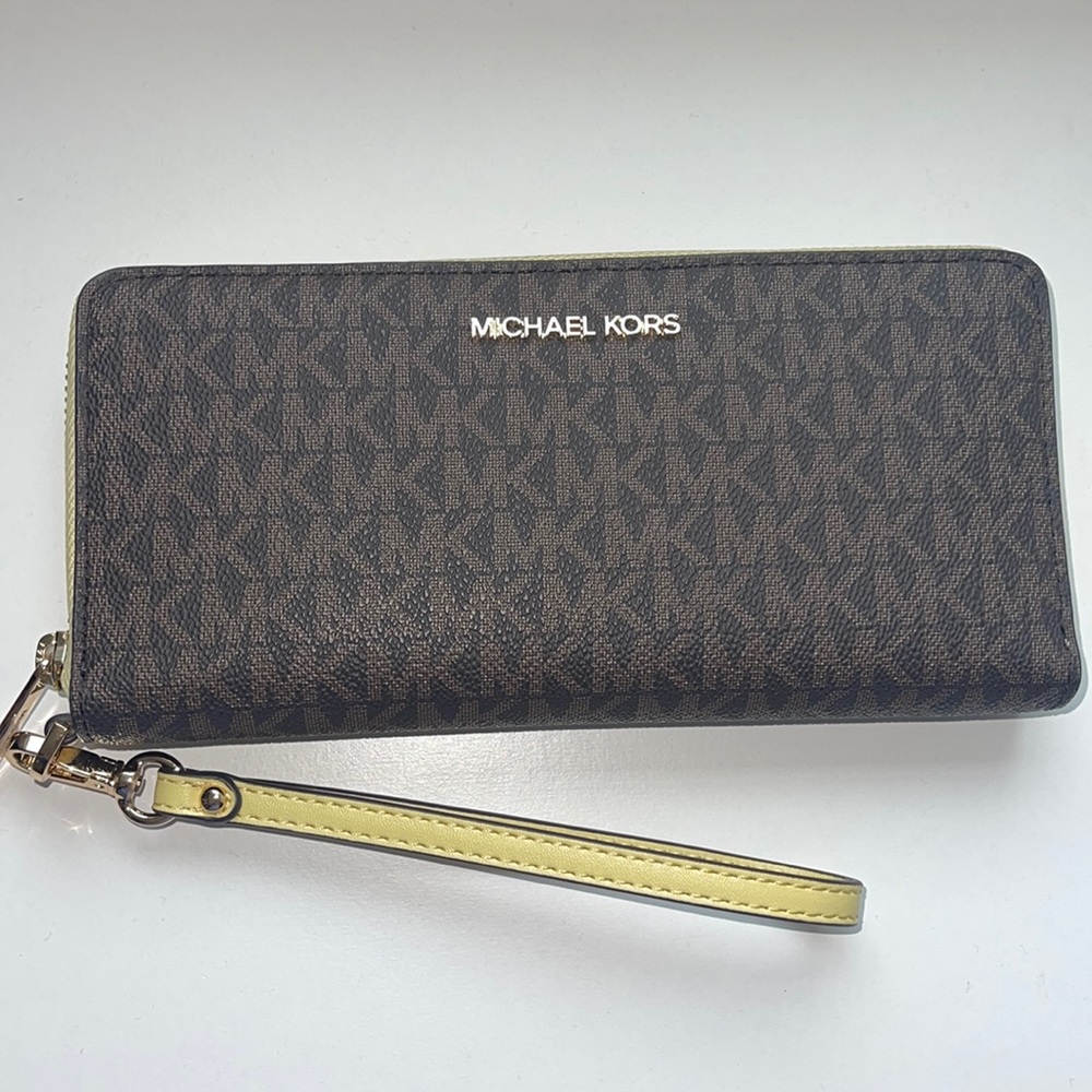 NWOT Michael Kors Jet Set Continental Wristlet